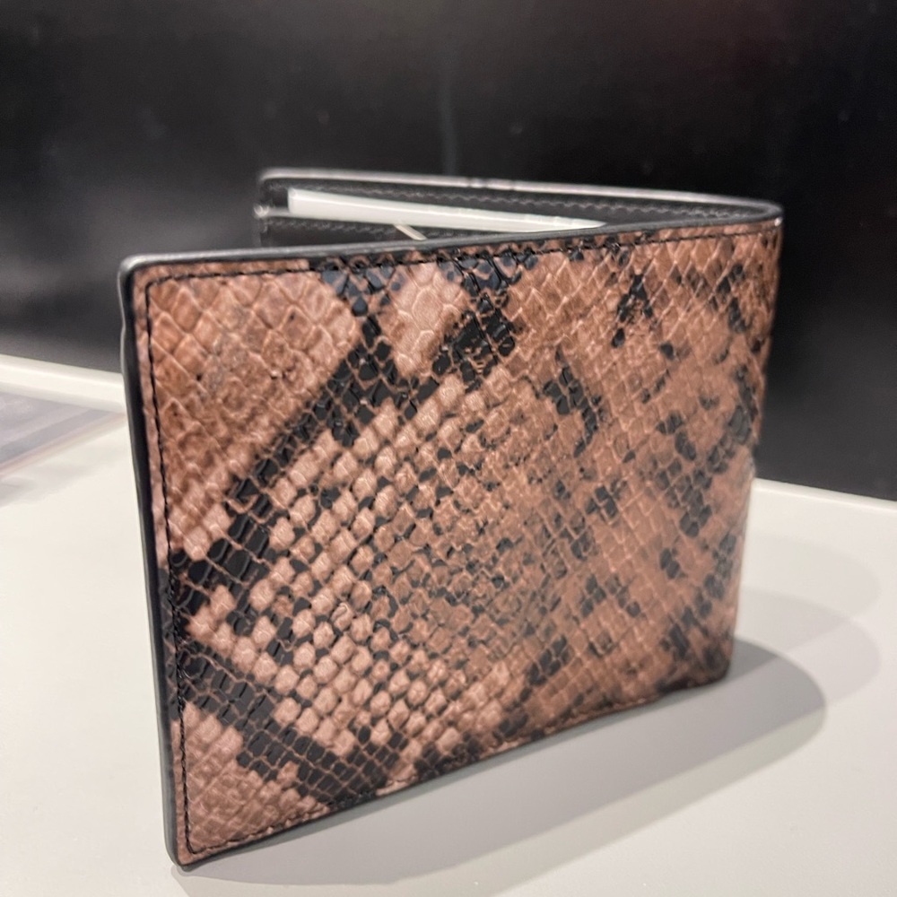 MICHAEL KORS Cyrus Snake Embossed Billfold Wallet With Coin Pouch
Driftwood
NWT - Picture 4 of 16